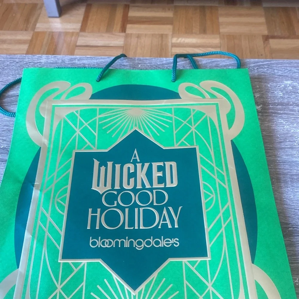Bloomingdale's Green Holiday Gift Bag - Picture 2 of 4